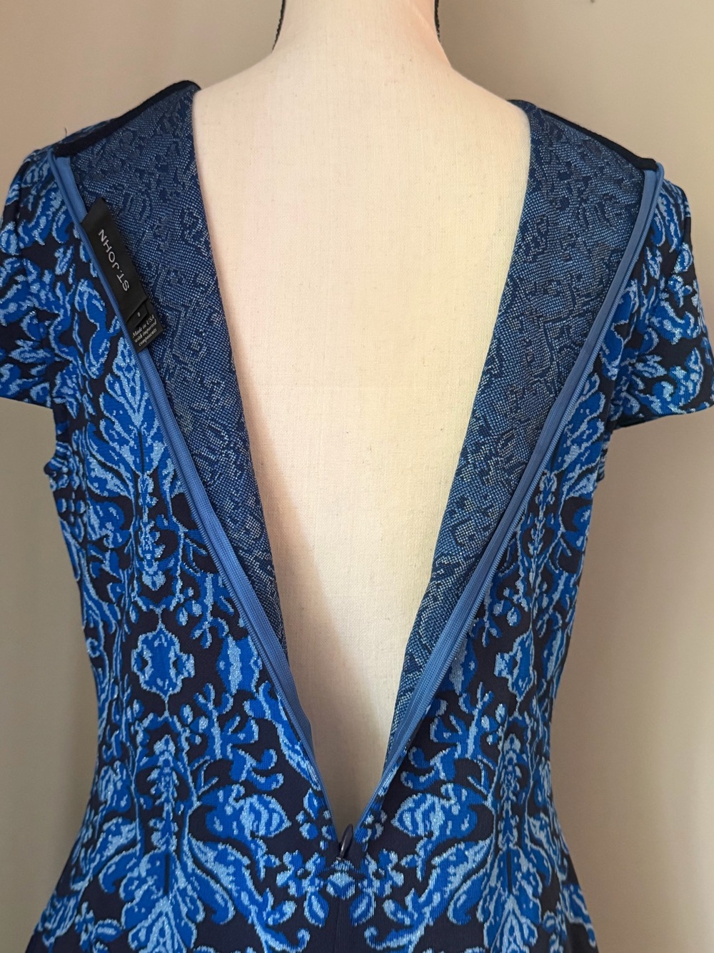 St John | Blue Jacquard Metallic Knit Sheath Dress | Size 8 - Picture 2 of 15